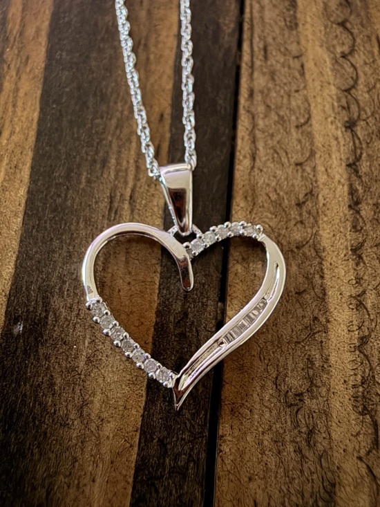 925 Sterling Silver Jewelry - White Gold/Sterling Silver Natural Diamond Heart Pendant Necklace- Size 7